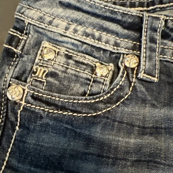 Miss Me Mid Rise Cuffed Skinny Jean Size 27 Rhinestone Cross - Picture 3 of 11
